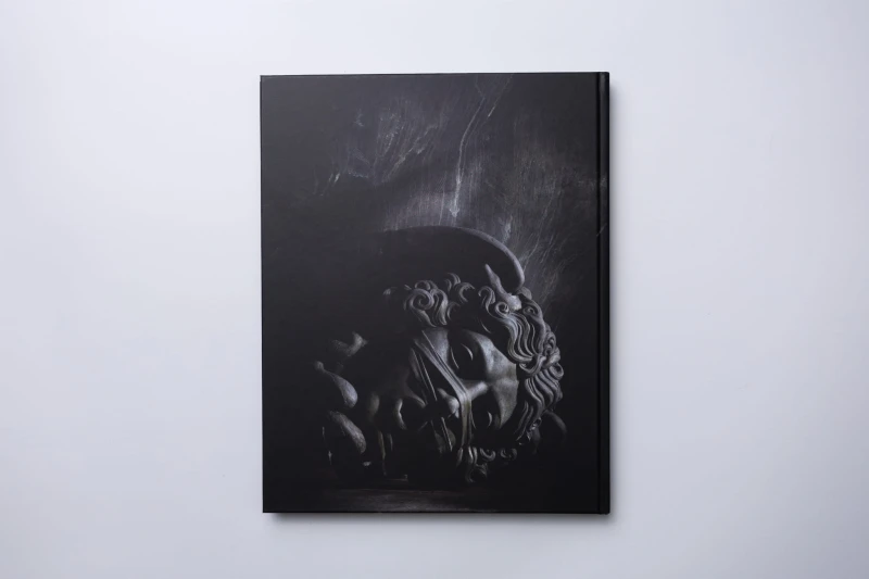 Igor Mitoraj Lux in Tenebris Album  (1).jpg