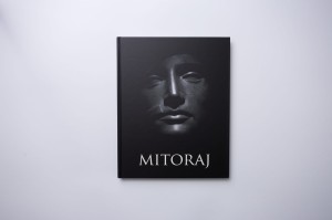 Igor Mitoraj Lux in Tenebris Album  (2).jpg