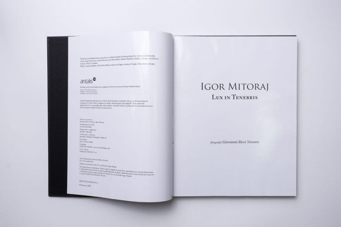 Igor Mitoraj Lux in Tenebris Album  (3).jpg